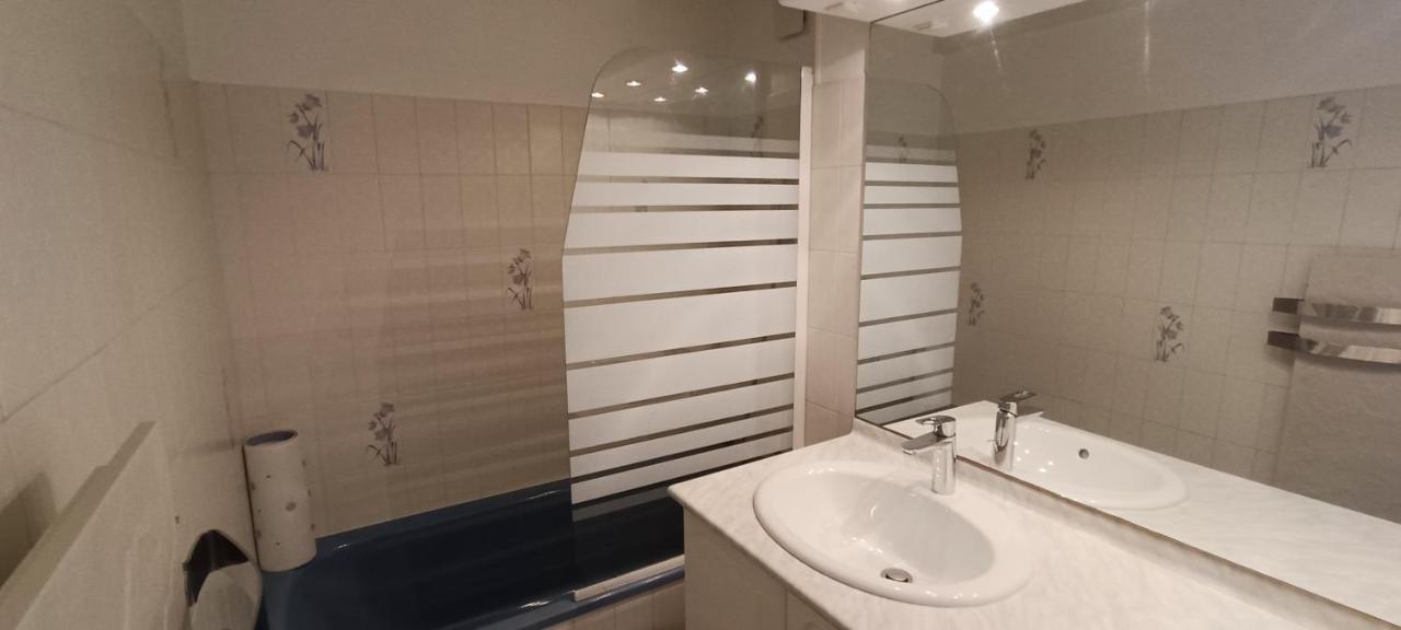- Agreable Appartement-place De Parking Privee *